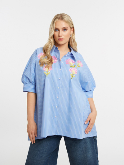 Рубашка голубая в полоску с вышивкой