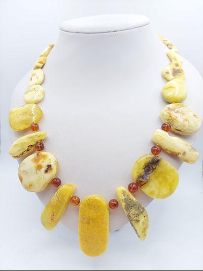 Колье из цельных камней янтаря 08944