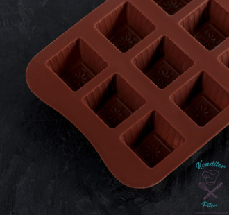 Форма для льда и шоколада «Шоколадные конфеты», 21,5×10×1,5 см, 15 ячеек, цвет МИКС