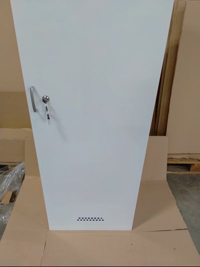 Шкаф для хозинвентаря