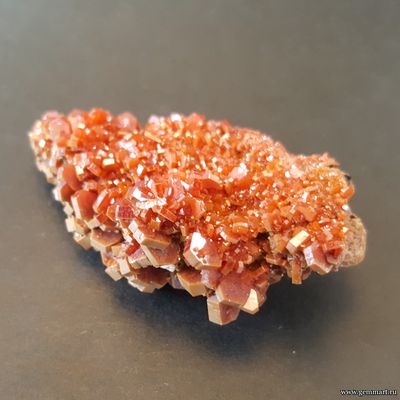 Ванадинит на породе. Марокко. 60*32*20мм