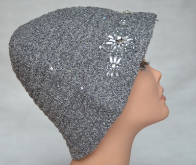 серая итальянская шляпа клош фото