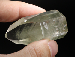 Кварц горный хрусталь с фантомами и хлоритом, кристалл полированный, Бразилия (51*27*22 мм, 44 г) №36858