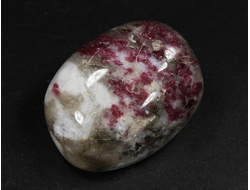 Турмалин розовый в кварце, галтовка, Бразилия (26*20*16 мм, 15,2 г) №35109