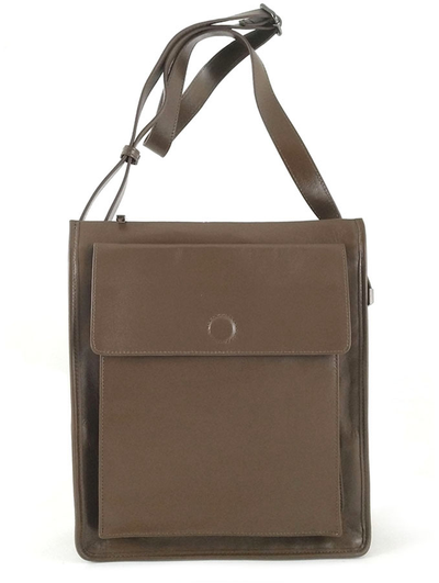 (АРТИКУЛ: 9826/2/51) СУМКА СРЕДНЕГО РАЗМЕРА, НАТУРАЛЬНАЯ КОЖА, ЦВЕТ МЕЖДУ ТЕМНО-БЕЖЕВЫМ И КОРИЧНЕВЫМ, РЕМЕНЬ ЧЕРЕЗ ПЛЕЧО