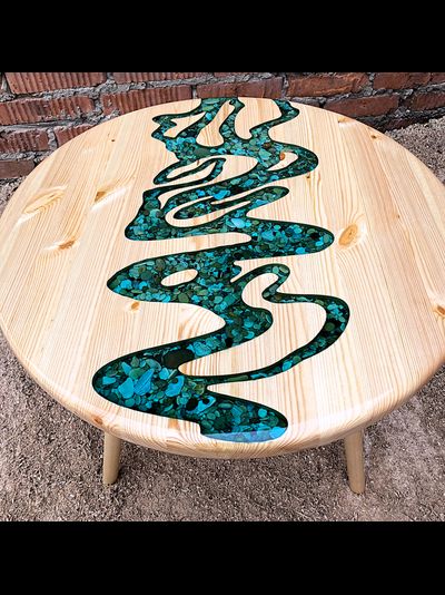 стол журнальный с рекой из эпоксидной смолы "Амазонка"