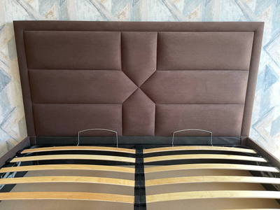 ОДНОСПАЛЬНАЯ, ДВУСПАЛЬНАЯ КРОВАТЬ РУНА, С МЯГКИМ ИЗГОЛОВЬЕМ, ФАНЕРА, НА НОЖКАХ, С ПОДЪЕМНЫМ МЕХАНИЗМОМ И БЕЛЬЕВЫМ ЯЩИКОМ ОТ ПРОИЗВОДИТЕЛЯ НЕДОРОГО