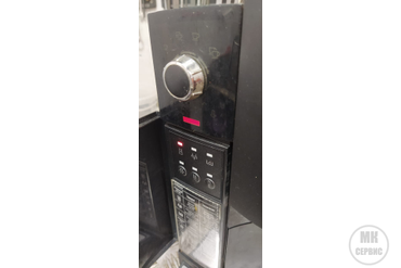 Мигает индикатор обслуживания одновременно с индикатором наличия воды. Неисправность датчика воды