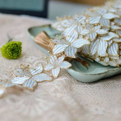 КРУЖЕВНАЯ ЛЕНТА, 4 СМ. АРТ. К-0001, 1 МЕТР. ЦВЕТ: Белый/золотистый