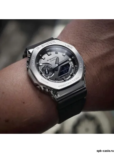 Часы Casio G-Shock GM-2100-1AER