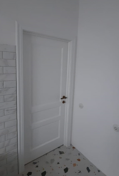 ЛАЙНДОР (УЛЬЯНОВСК)/ МОДЕЛЬ КАЛИНА-К/ НАТУРАЛЬНЫЙ ШПОН ЯСЕНЯ/ ТОН 70 (ТЕКСТУРНАЯ БЕЛАЯ ЭМАЛЬ )