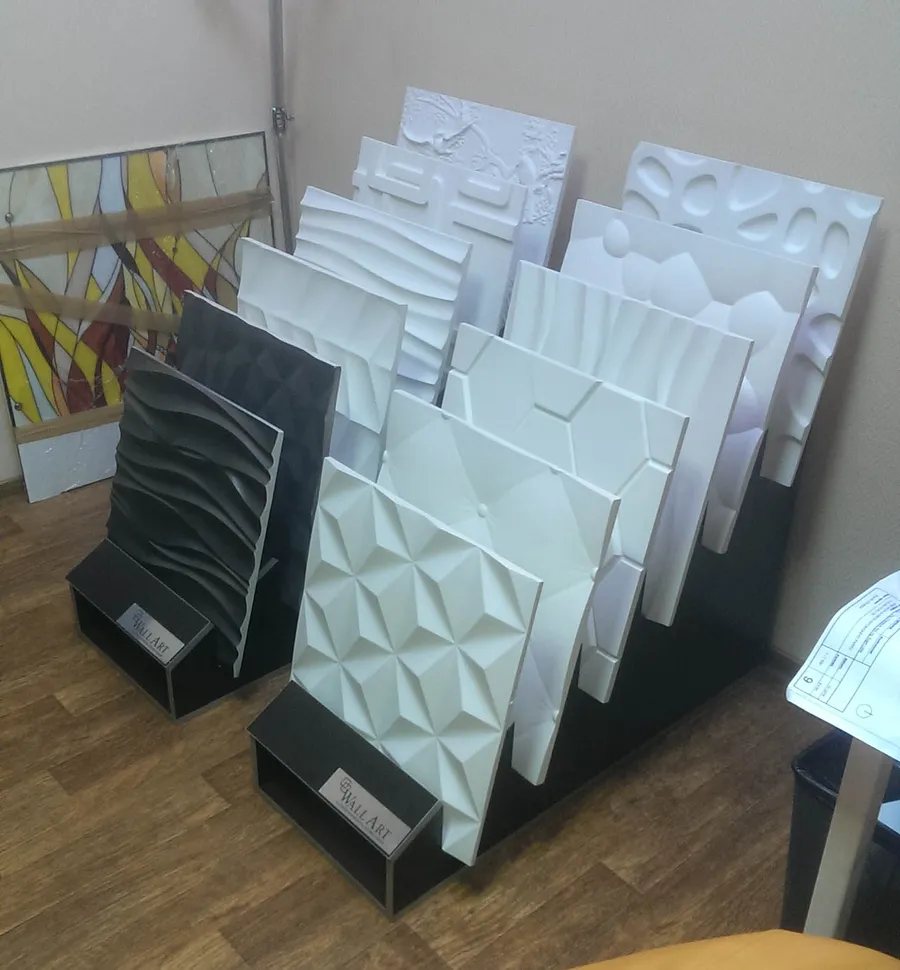 Напольные экспозиторы с нашей продукцией в одной из студий дизайна г. Москвы