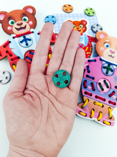 Шнуровка "Мишка, нарядись!"