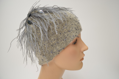 Модная женская шапка с перьями 2025 - 2026