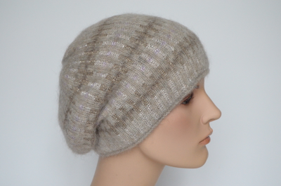 Вицио Италия берет бежевый со стразами