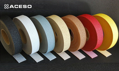 Антискользящая лента  Лента против скольжения средней зернистости с самоклеящейся поверхностью