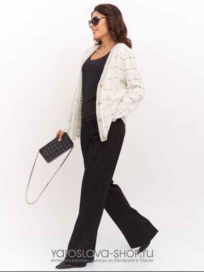 Вязаный женский жакет в молочном цвете