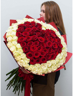 Сердце из 125 Голландских роз
