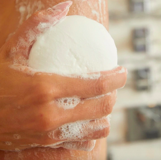 Mutha THE NUDIST EXFOLIATING BODY BAR - Отшелушивающее мыло для тела