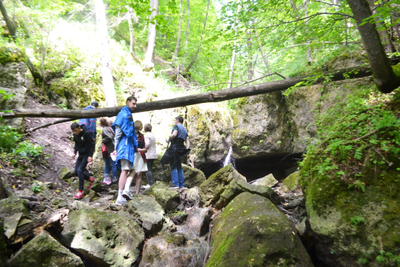 Экскурсия на теплоходе до Кольцовских пещер