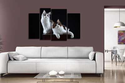 Модульная картина "Статуэтки на тумбочке"