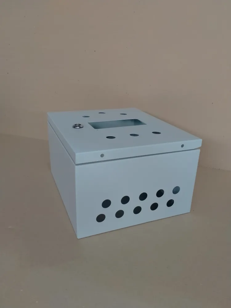 Щит с монтажной панелью