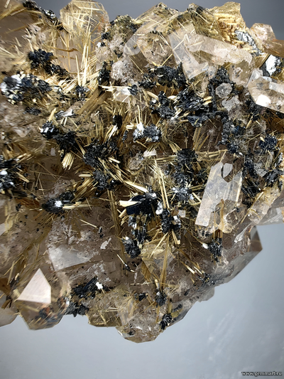 Рутил с гематитом, "звезды" на кварце. 70*45*35мм. (ААА)