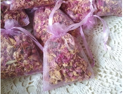 Мешочки с лепестками розы