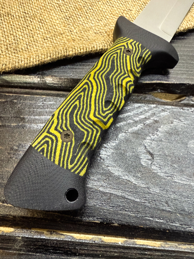 Подарочный нож 6Х9С сталь VG-10, рукоять комбинированная G10 и микарта яркая