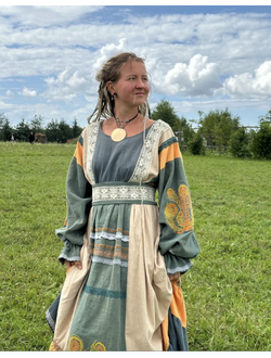 Платье праздничное из крапивы "Павлин Мавлин"