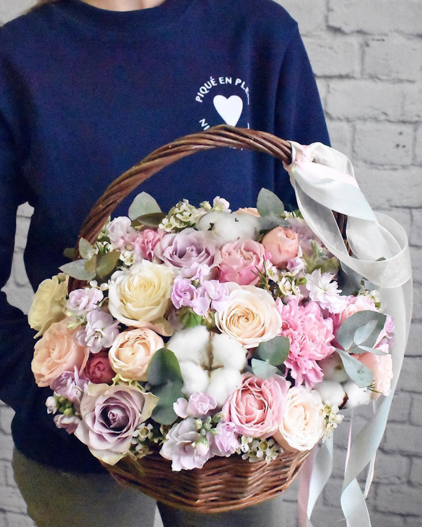 Длинные розы. Маленький букет. Лабинск букет. Лабинск букет. Стильный букет без надписи.