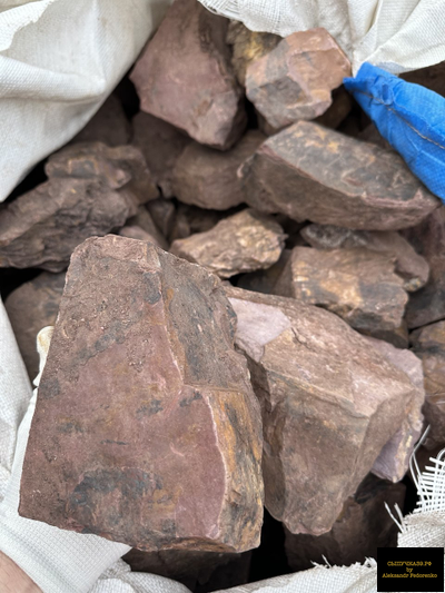 бордовый камень яшма сургучная