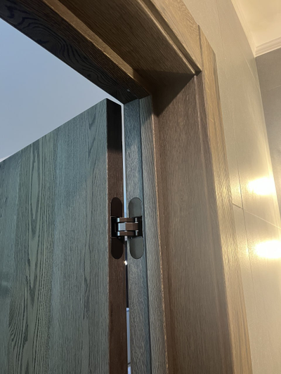 ВЫСОТА 2300 мм/ ОКА Беларусь. МАССИВ ДУБА/ BOTEGA LEGNO, модель LEGNO 1/ тонировка ГАЛИФАКС ТАБАК/ ПОЛОТНО ГЛУХОЕ