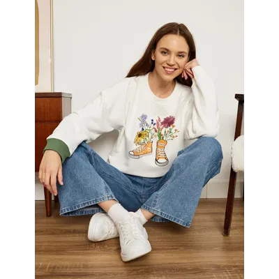 ЖЕНСКИЙ СВИТШОТ БЕЛЫЙ "ЦВЕТОЧНЫЕ КЕДЫ"