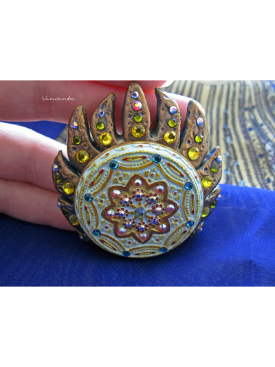 Персидское украшение - брошь-цветок "Теонанакатл" со стразами "Сваровски"