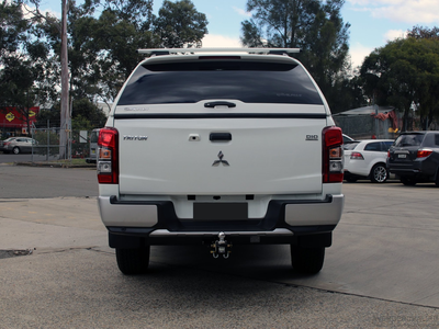 Кунг Alpha GSS на Mitsubishi L200 2015-2016-2017-2018, рестайлинг 2019-2020-2021-2022 белый цвет W32