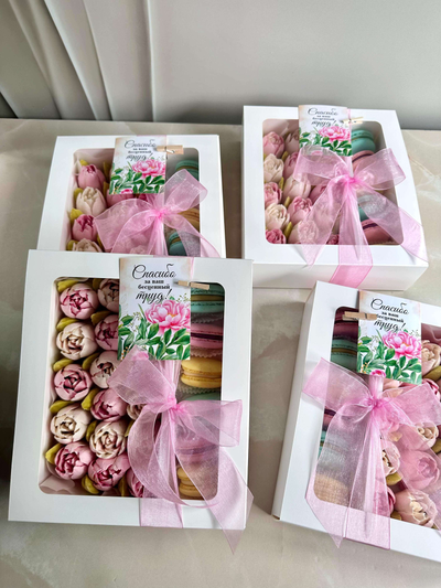 Зефирные тюльпаны и макаронс