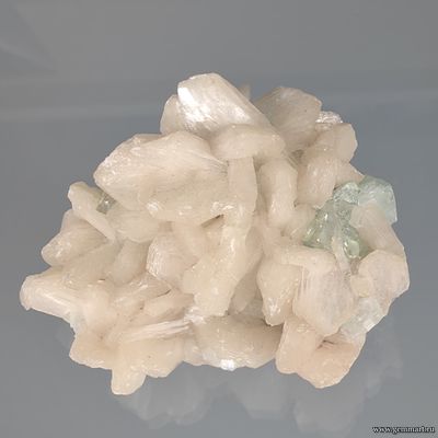 Гейландит, апофиллит. Индия. 70*53*40мм