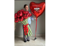 Шар сердце с фотографиями и букет из сердец