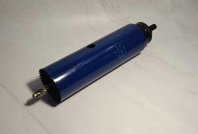 Коронка биметаллическая диаметр 52 мм глубина 200 мм + держатель с креплением шестигранник 13 мм для дрели