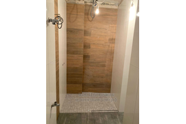 укладка плитки и мозаики в душевой