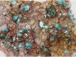 Брошантит, коллекционный образец, Марокко (73*57*28 мм, 131 г) №28628