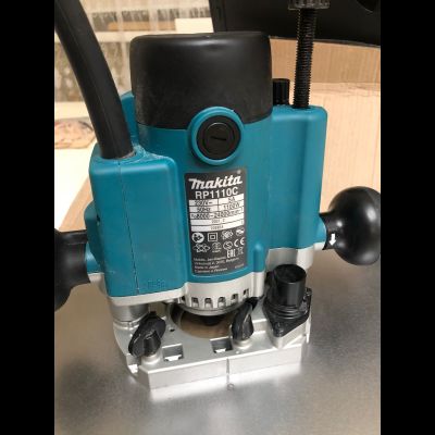 Пластина под Makita  RP1110C для установки фрезера в стол 350*250 мм.