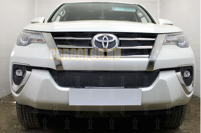 Защита радиатора Toyota Fortuner 2015- (6 частей) black верх PREMIUM