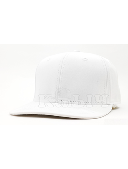 Кепка без рисунка красная