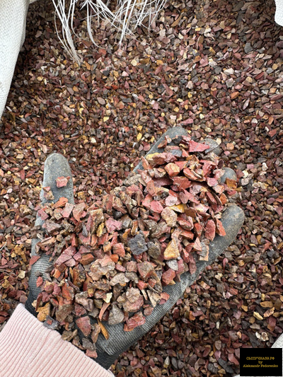 желто-красная яшма пейзажная крошка