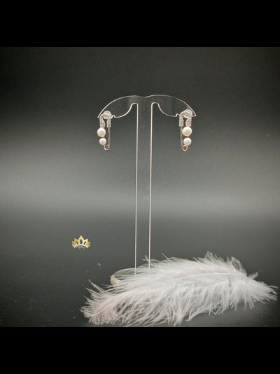 Серьги булавки в нежными жемчужинами 2,5см