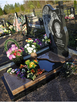 Надгробная плита №1