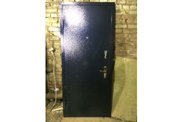 железная дверь