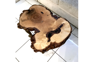 Столик из капа березы. Работа spilcenter.com В наличии. https://spilcenter.com/products/44194562